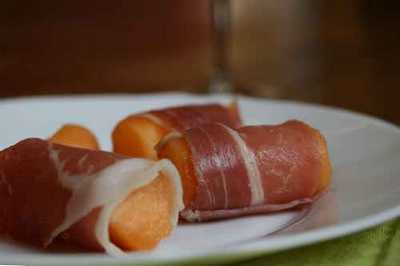 melon and prosciutto appetizer melon and prosciutto appetizer