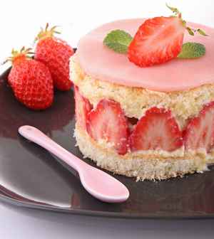 Le Fraisier - French Cake with Strawberries